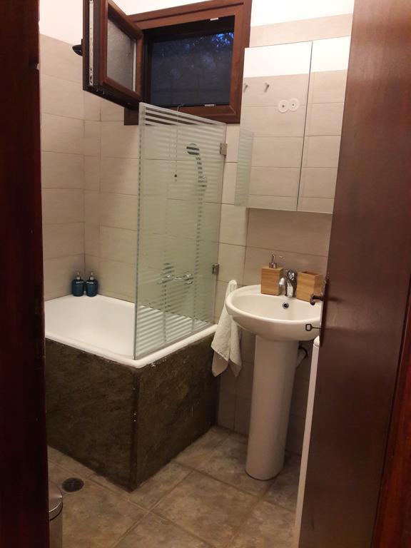 Kesi Holiday Home Potistika Bagian luar foto