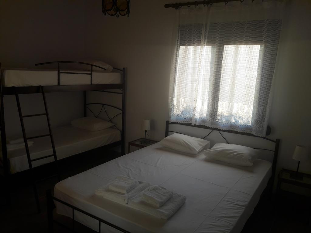 Kesi Holiday Home Potistika Bagian luar foto