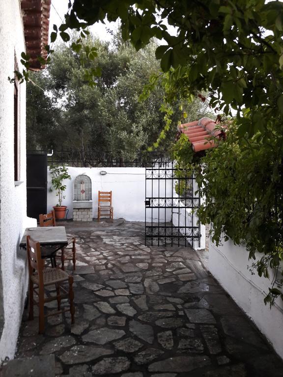 Kesi Holiday Home Potistika Bagian luar foto